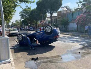 Otomobil park halindeki araçlara çarptı, ortalık savaş alanına döndü