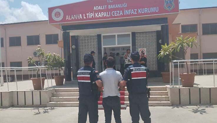 Alanya’da 25 yıl kesinleşmiş hapis cezasıyla aranan şahıs yakalandı