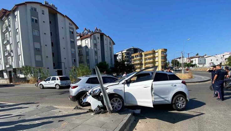 İki otomobilin çarpıştığı kazada 1,5 yaşındaki bebek yaralandı