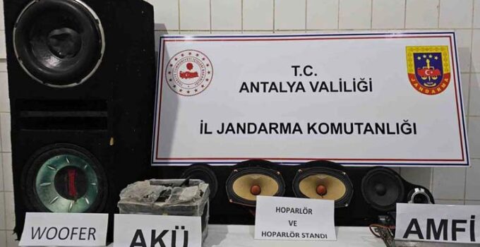 Araçtan ses sistemini çalan 4 şüpheli tutuklandı