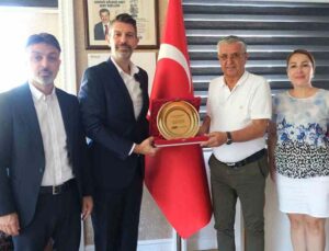 ADP Başkanı Özkırmızı: “Kemer Belediyesi’nin eğitim alanındaki başarılı çalışmalarını takdir diyorum”