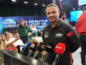 Uzaya çıkan ilk Türk Astronot Gezeravcı, Teknofest’te gençlerle buluştu