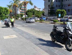 Manavgat’ta elektrikli bisiklet ile motosiklet çarpıştı: 3 yaralı