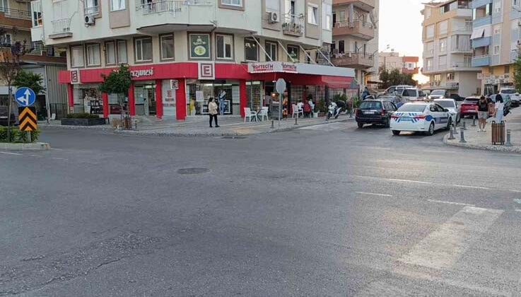 Antalya’da motosiklet ile elektrikli bisiklet çarpıştı: 2 yaralı