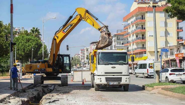 Yeniköy’de eskiyen içme suyu hattı yenileniyor