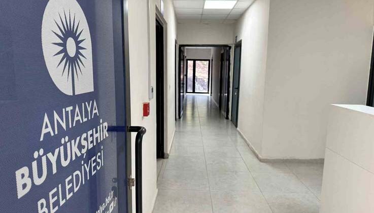 Kumluca Şehir Mezarlığı’na cenaze hizmet birimi açıldı