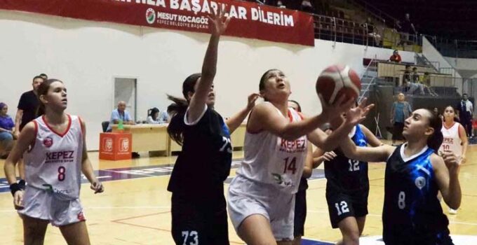 Kepez Belediyespor U16 Kadın Basketbol Takımı, 28 sayı farkla kazandı