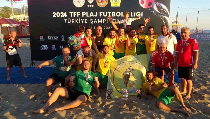 Alanya’da plaj futbol finalinde şampiyon Gümüldürspor