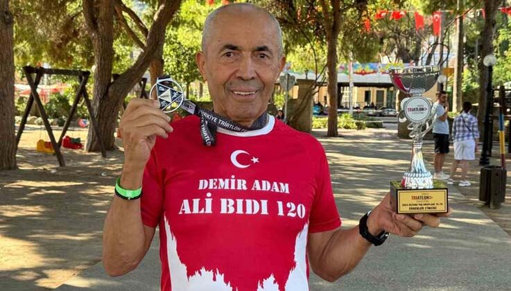 75 yaşındaki Demir Adam, Alanya Triatlonu’ndan 1 kupa ve 1 madalya ile döndü