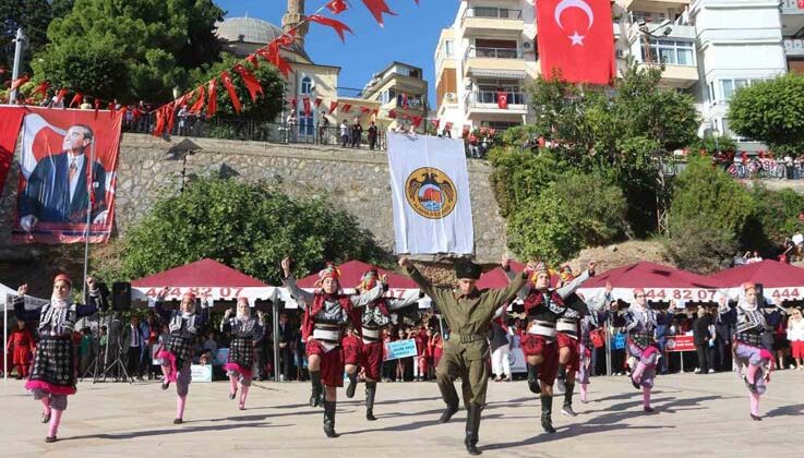 Alanya’da Cumhuriyet Bayramı coşkuyla kutlandı