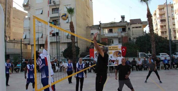 Kumluca’da öğretmenler arası voleybol turnuvası düzenlendi