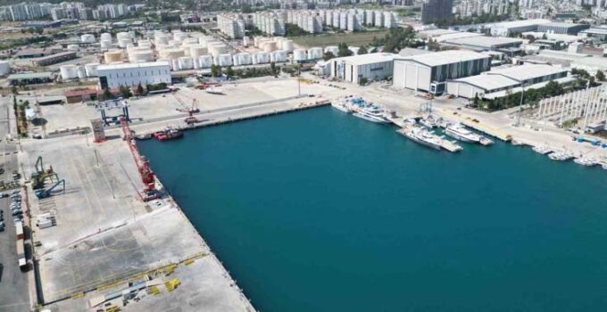 Antalya Serbest Bölge’nin yıllık ticaret hacmi ortalama 1,1 milyar dolara ulaştı