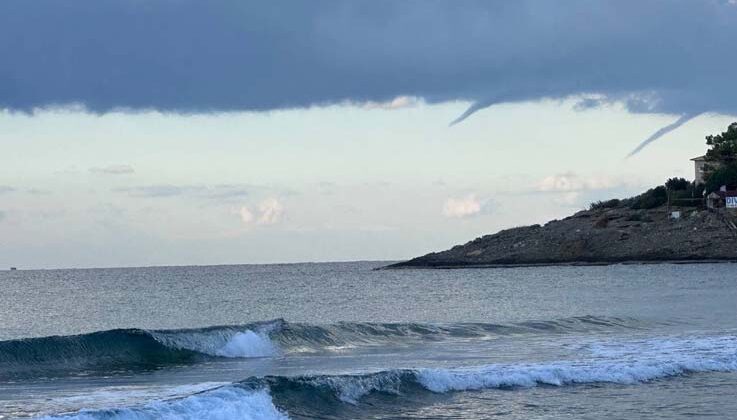 Alanya’da aynı anda çıkan iki hortum kamerada