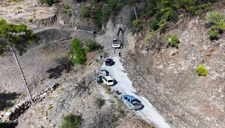 Alanya’da heyelan sonrası kapanan yolda sona gelindi