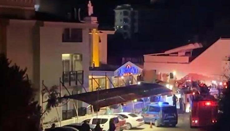 Alanya’da otelde çıkan yangında 1 personel dumandan etkilendi