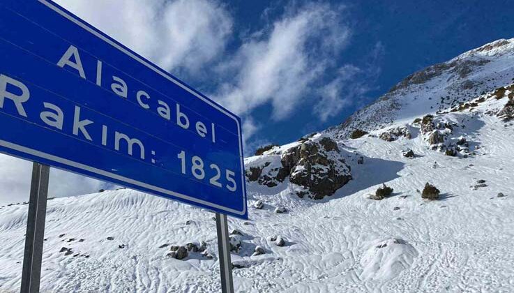 Antalya-Konya karayolu tüm araç trafiğine açıldı