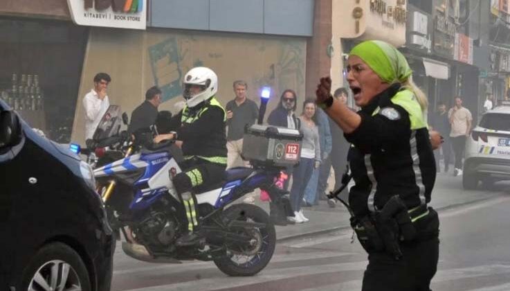 Kadın polisin yangın hassasiyetine emniyet müdüründen plaket