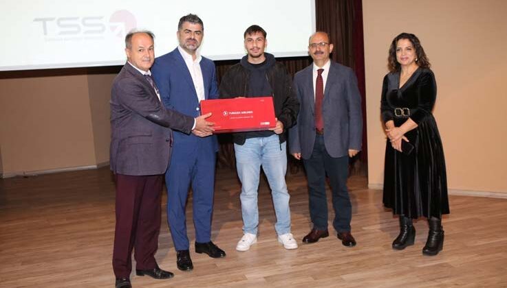 Akdeniz Üniversitesi’nde Türk Hava Yolları Kariyer Söyleşisi gerçekleşti