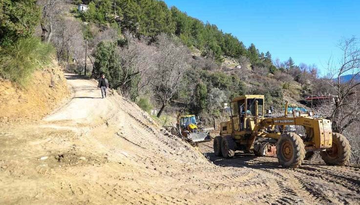 Alanya’da kırsal mahallelerin yol hasreti sona eriyor