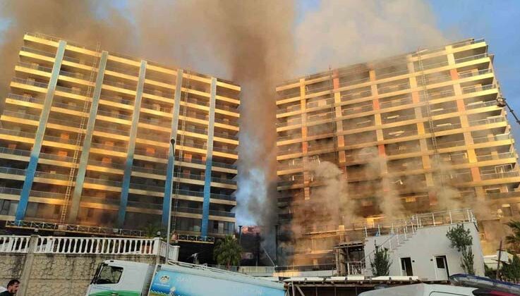 Alanya’da otel inşaatındaki yangın kontrol altına alındı