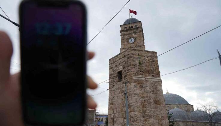 Antalya’da tarihi Saat Kulesi’nde zaman problemi çözülüyor