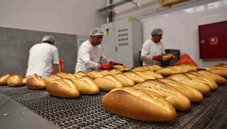 Antalyalılar ‘Halk Ekmek’ten memnun