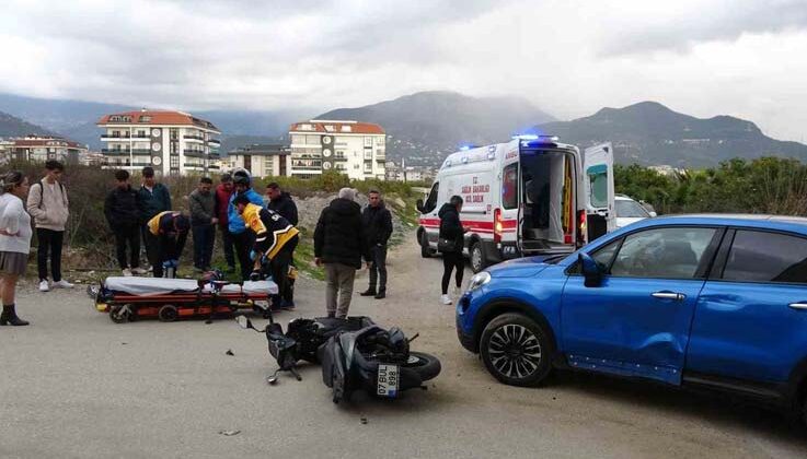 Alanya’da otomobil ile motosiklet çarpıştı: 1 yaralı