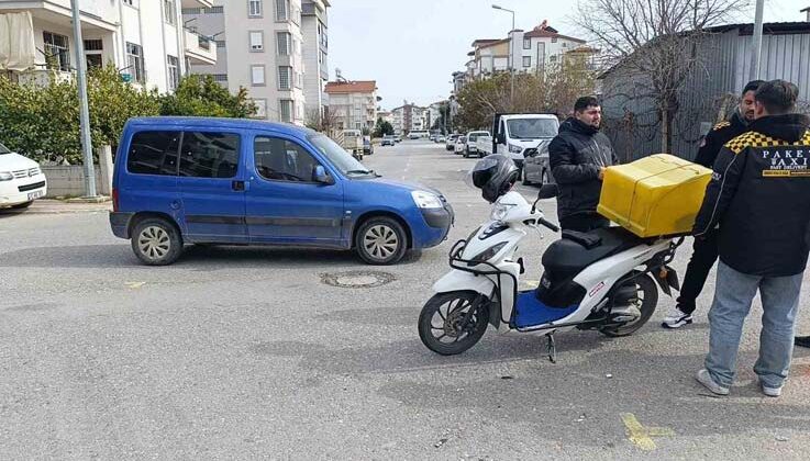 Kontrolsüz kavşakta, motosiklet ile hafif ticari araç çarpıştı