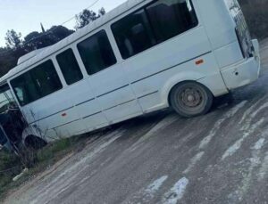 Gazipaşa’da okul servisi buzlu yolda kaydı, korku dolu anlar yaşandı