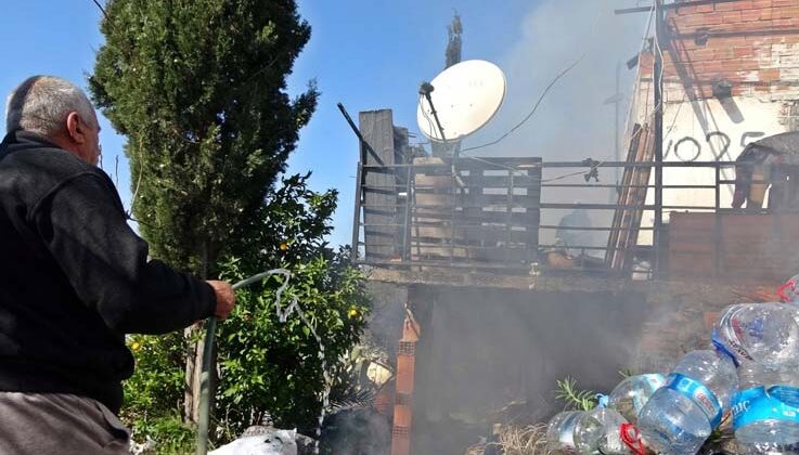 Evinin yanışını çaresiz gözlerle izledi, odaların halini görünce başını duvara yaslayıp öylece kaldı