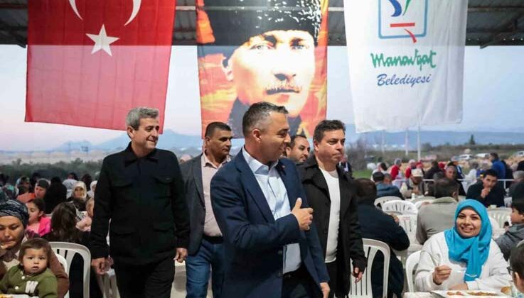 Manavgat Belediyesi’nden Gündoğdu Mahallesi’nde iftar sofrası