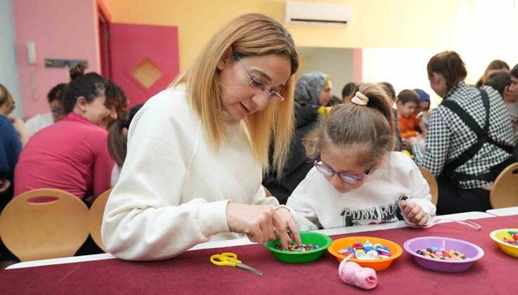 Alanya’da atıklar atölyede sanata dönüştürülüyor