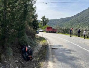 Kamyonla çarpışan motosikletin sürücüsü yaralandı